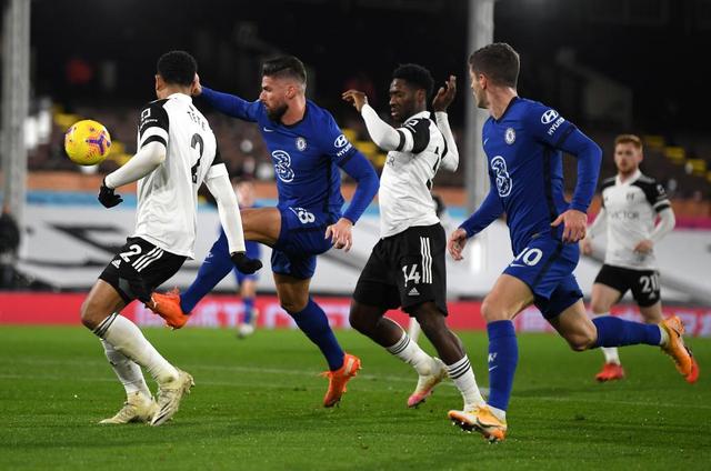 詹姆斯篮下连续得分