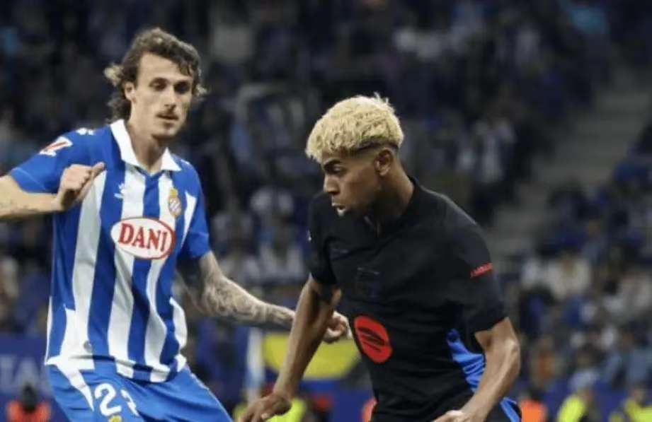 曼联客场对阵狼队，若取胜可追平切尔西，升至第六。狼队近期状态差，曼联实力占优，有望全取三分。